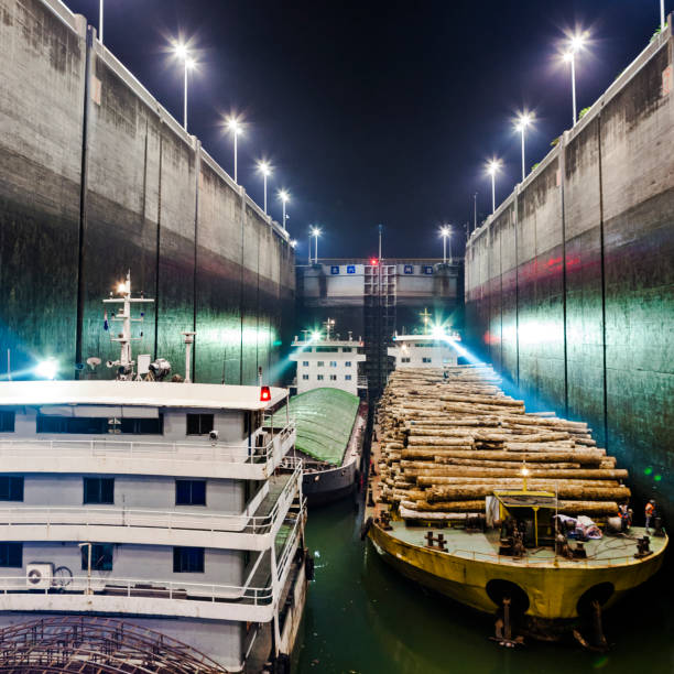 Ship Locks at Three Gorges Dam on the Yangtze River in Hubei Province, China Ship locks at the Three Gorges Dam on the Yangtze River in Hubei Province, China. three gorges photos stock pictures, royalty-free photos & images
