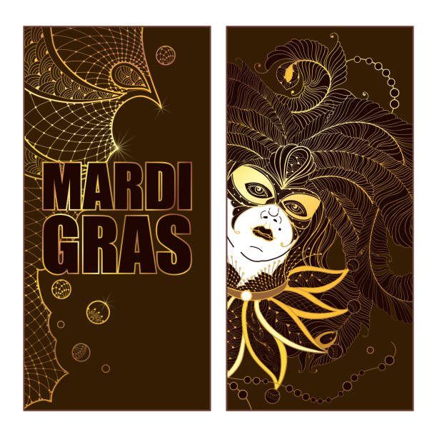 wektor pionowe zaproszenie z twarzą kobiety w masce zarysem ze złotym pawiego pióra, ozdobny kołnierz i koraliki na czarnym tle. - carnival mardi gras mask peacock stock illustrations