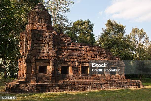 Prasat Ta Muang Bei Sonnenuntergang Stockfoto und mehr Bilder von Abenddämmerung - Abenddämmerung, Architektur, Asien