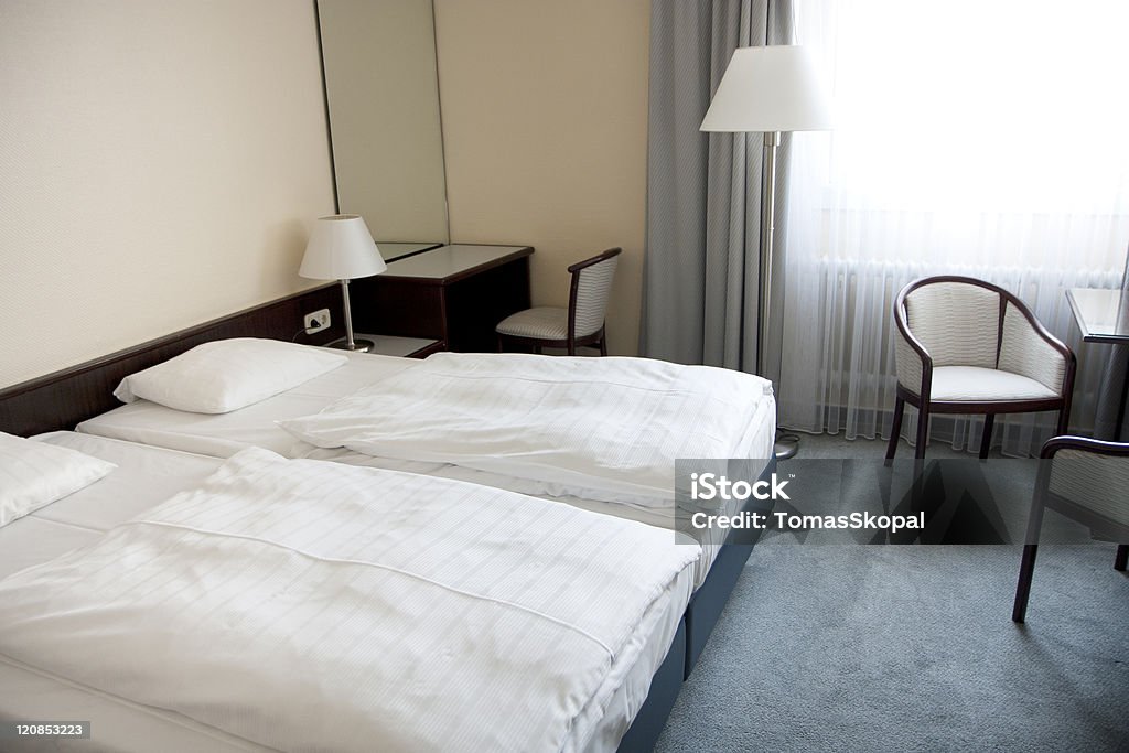 Habitación de Hotel - Foto de stock de Cama libre de derechos