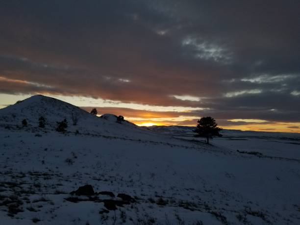 istock Sunset In The Foothills 1208593407