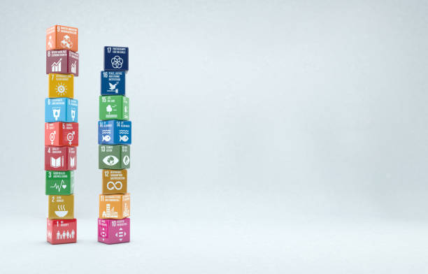 Reflective box with goals formation in two pillars