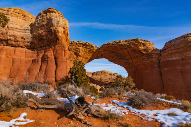 istock Broken Arch as the Snow Melts 1208696462