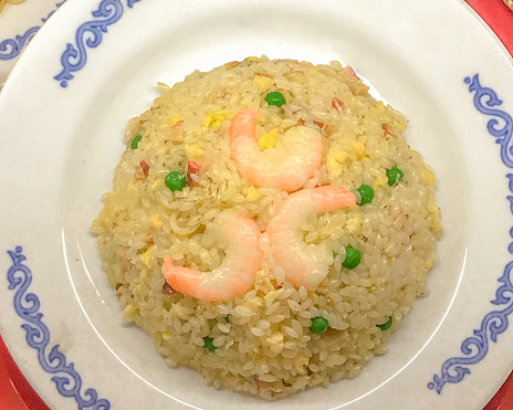 Fried rice with peeled shrimps