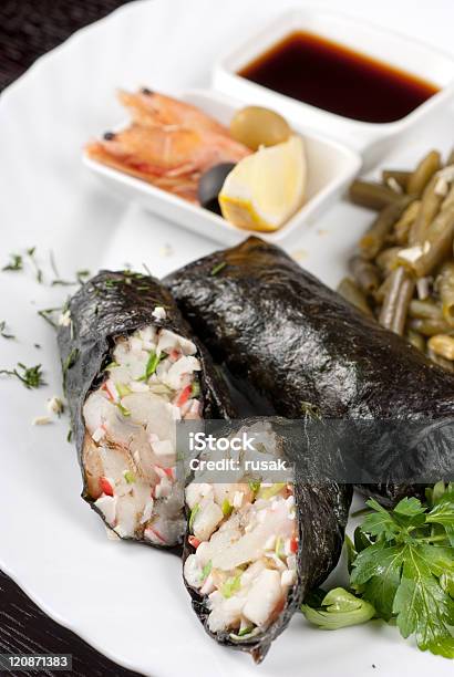 Deliciosos Prato De Peixe - Fotografias de stock e mais imagens de Alface - Alface, Almoço, Assado