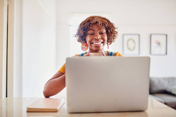 istock I make extra money on weekends with freelance work 1208776275