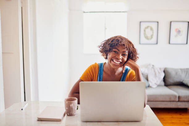 istock My goal is to spread happiness online 1208776349
