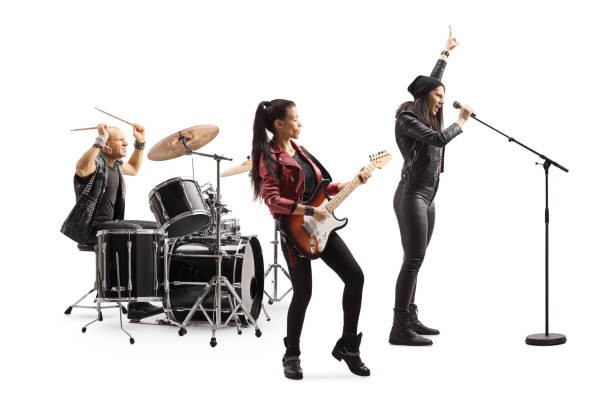 banda de música rock actuando con una cantante femenina - isolated on white studio shot guitar young men fotografías e imágenes de stock