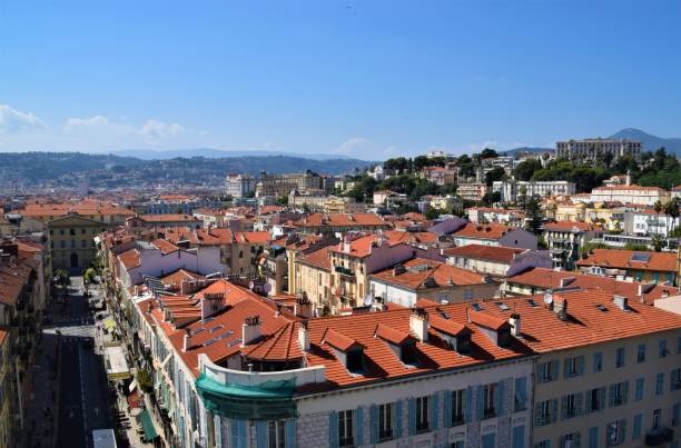 belle ville vue aérienne sud de la france - aerial view cityscape menton beach photos et images de collection