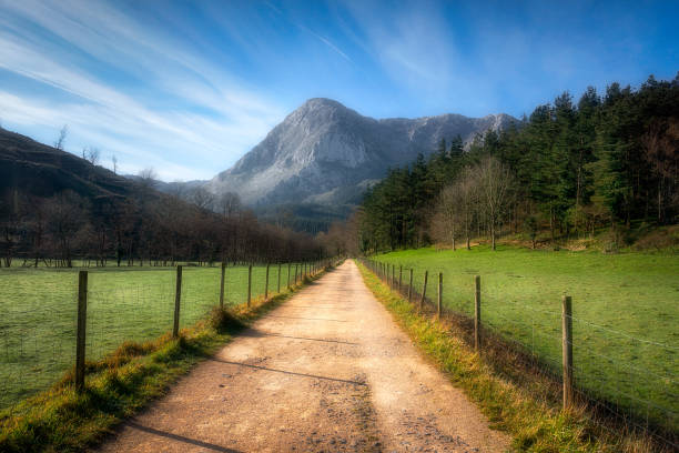 path to Anboto mountain in Via Verde of Arrazola path to Anboto mountain in Via Verde of Arrazola via verde spain stock pictures, royalty-free photos & images