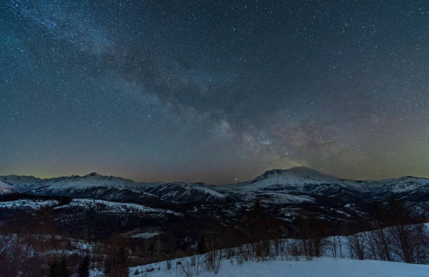 istock Milky Way At Mount Saint Helens 1208849293