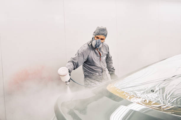 istock A man painting a car 1208883803