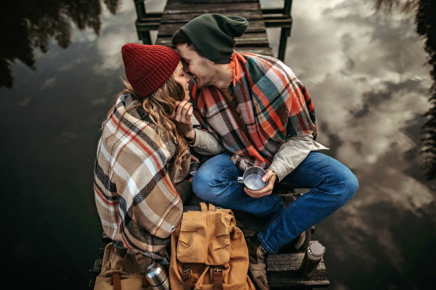 понял - couple autumn embracing bridge стоковые фото и изображения