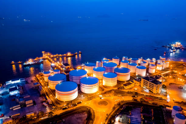 Oil tank in Hong Kong Oil tank in Hong Kong, China fuel storage tank photos stock pictures, royalty-free photos & images