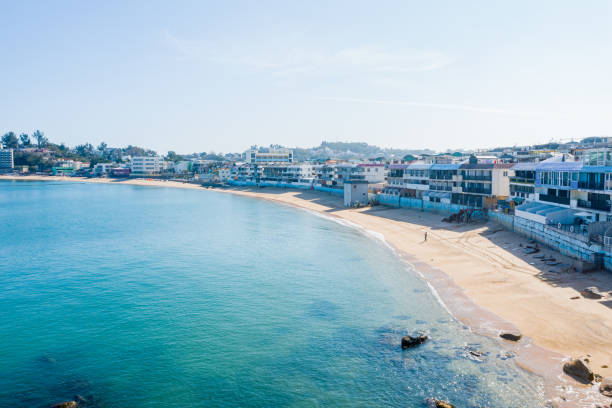 plaża tung wan na wyspie cheung chau, hongkong - hong kong sky blue bay zdjęcia i obrazy z banku zdjęć