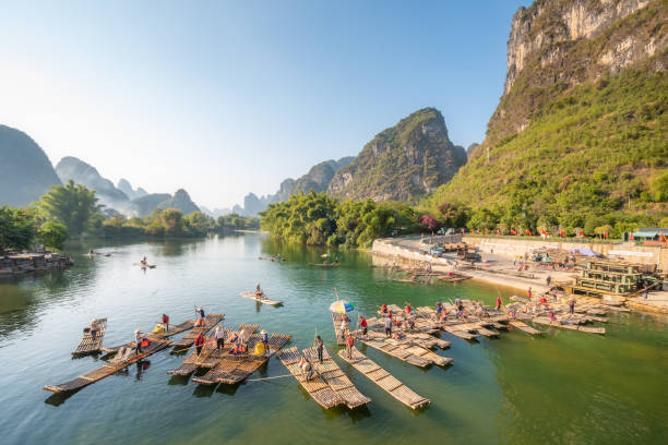 tourist bamboo rafts in yangshuo guilin - balsa tree imagens e fotografias de stock