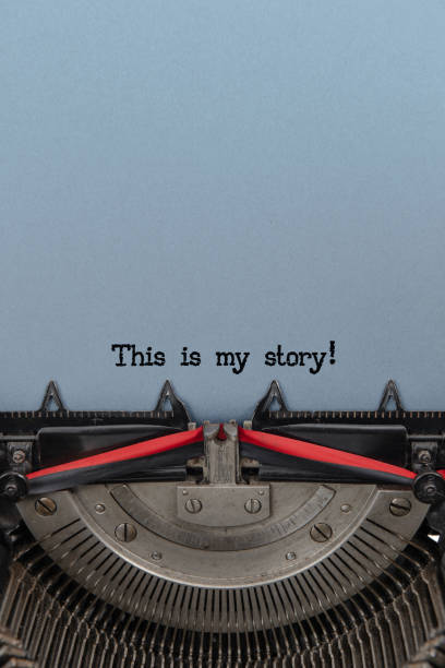 questa è la mia storia - typewriter typing beginnings blank foto e immagini stock
