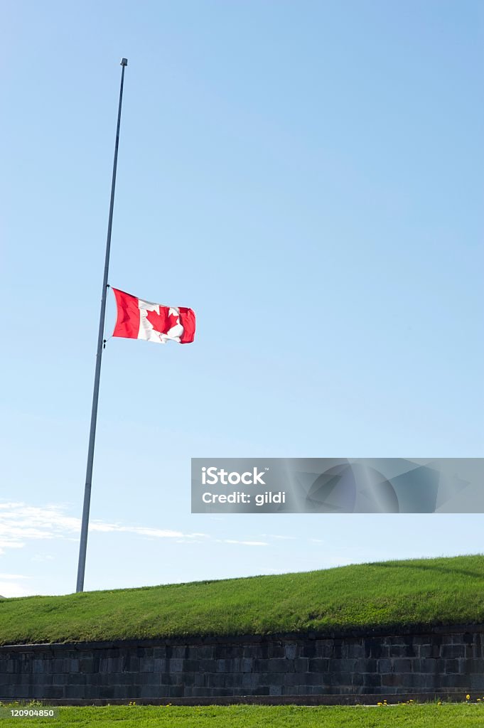 Bandeira do Canadá ao haste - Royalty-free Ao Ar Livre Foto de stock