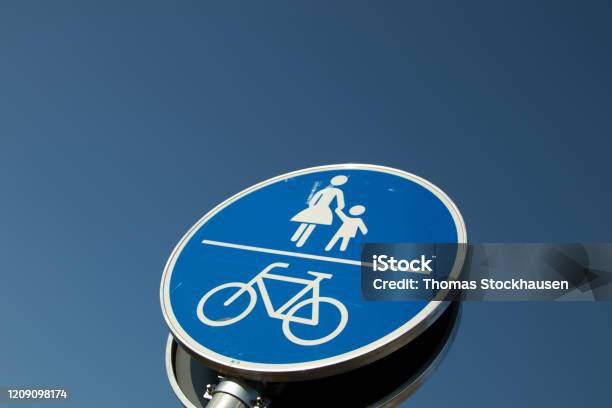 German Sign For Pedastrian And Bicycle Way Stock Photo - Download Image Now - Bicycle, Blue, Circle