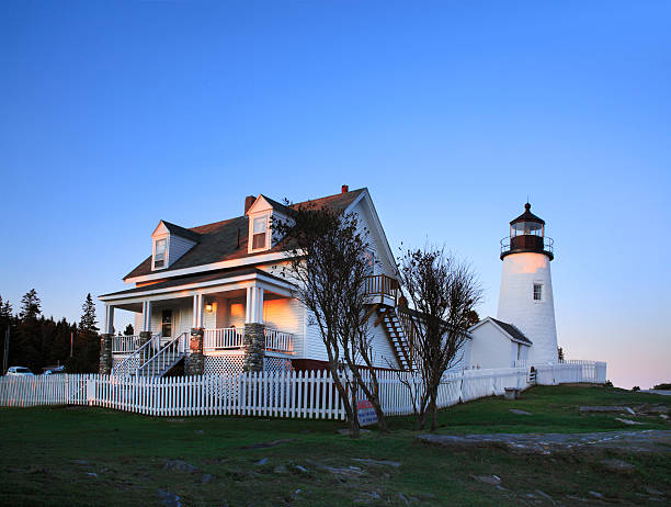 Pemaquid Point Lighthouse The Pemaquid Point Lighthouse At Sunset, Bristol, Maine, USA maine landscape new england sunset stock pictures, royalty-free photos & images