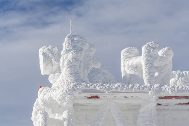istock FROZEN BUILDINGS ON THE MOUNTAIN TOP 1209112833