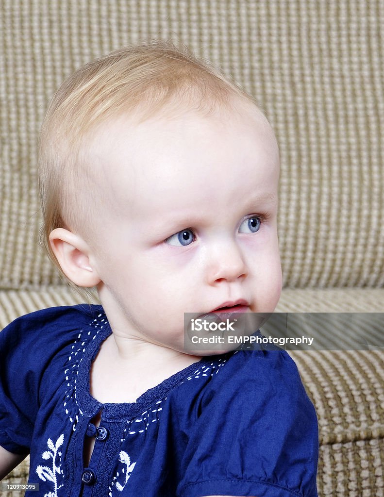 Ritratto di una ragazza Baby Blue Eyed - Foto stock royalty-free di 12-17 mesi