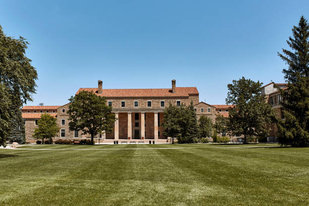 콜로라도 대학교 볼더 캠�퍼스 여름날 - university of colorado 뉴스 사진 이미지