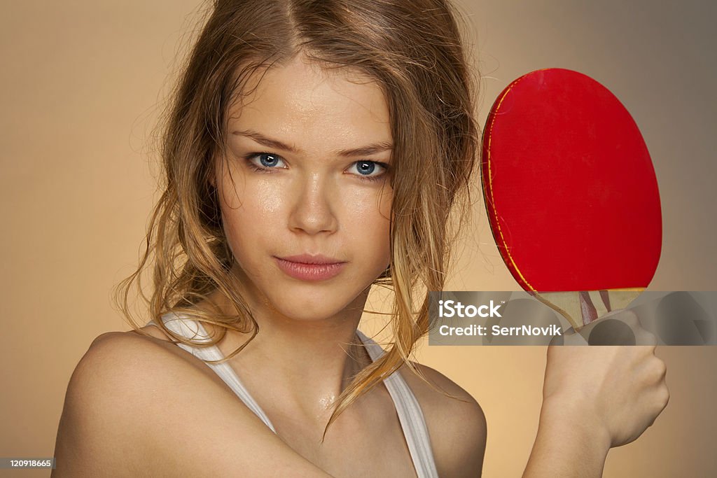 Jouer au ping-pong - Photo de Femmes libre de droits