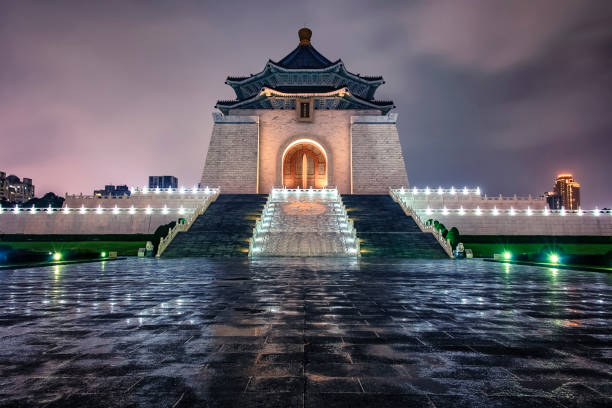 architettura a taipei - national chiang kai shek memorial hall foto e immagini stock