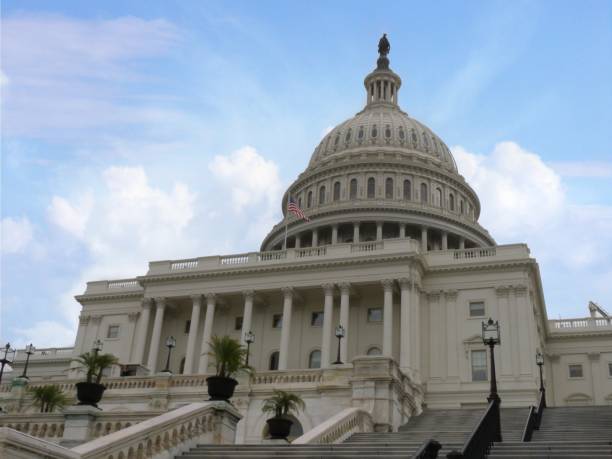 ワシントンd.c.の米国議会議事堂の正面図、米国議会の本拠地と米国連邦政府の立法府の議席。 - capitol hill voting dome state capitol building ストックフォトと画像