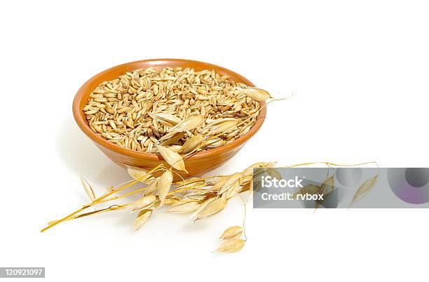 Grani Di Avena E Spikes - Fotografie stock e altre immagini di Alimentazione sana - Alimentazione sana, Appuntito, Baccello - Stadio di crescita floreale