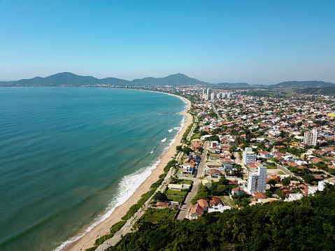 Vista del aire de la playa de y Penha en Santa Catarina photo