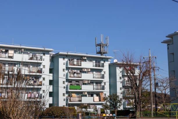 日野市の団地、日野市東京、東京 - apartment sky housing project building exterior ストックフォトと画像