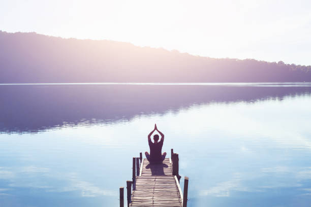 meditazione e yoga sfondo - equanimity foto e immagini stock