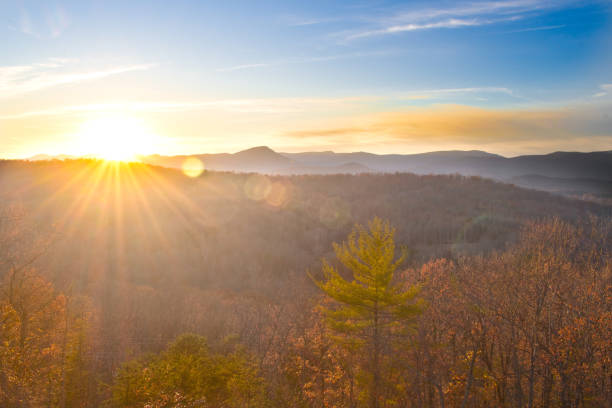 Charlottesville Virginia - Mountain View Shenandoah national park sunset in the winter Charlottesville virginia skyline drive virginia photos stock pictures, royalty-free photos & images