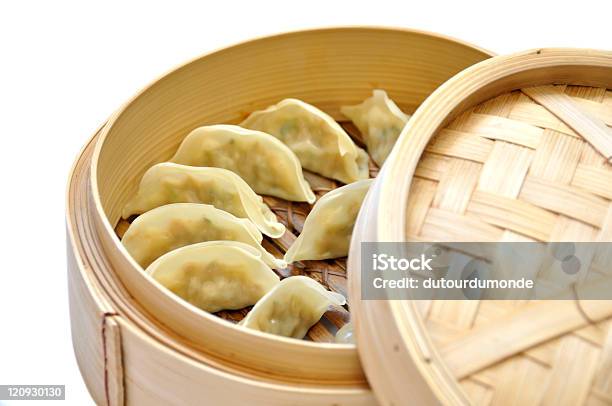 Dumplings - Fotografias de stock e mais imagens de Alimentação Saudável - Alimentação Saudável, Bambu - Material, Baozi
