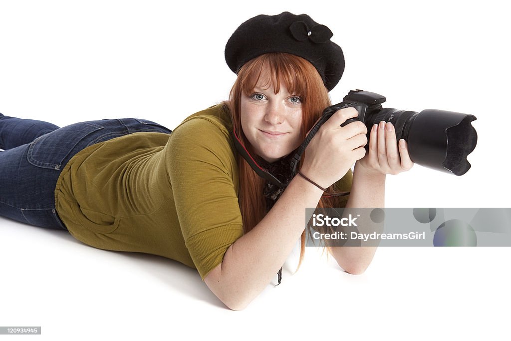 Feliz mujer fotógrafo con cámara Aislado en blanco - Foto de stock de 20 a 29 años libre de derechos