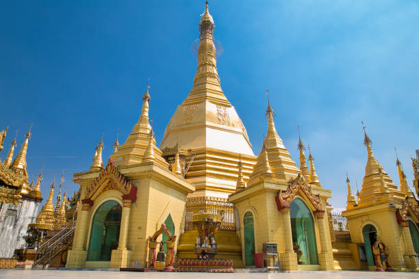 미얀마 양곤의 술레 탑. - great dagon pagoda 뉴스 사진 이미지
