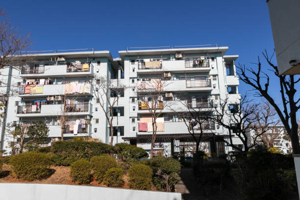 日野市の団地、日野市東京、東京 - apartment sky housing project building exterior ストックフォトと画像