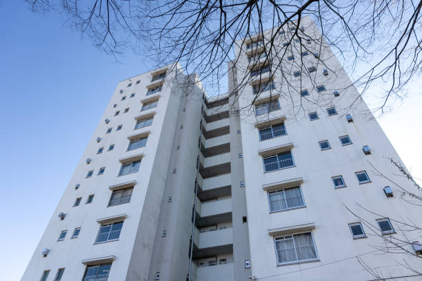 日野市の団地、日野市東京、東京 - apartment sky housing project building exterior ストックフォトと画像