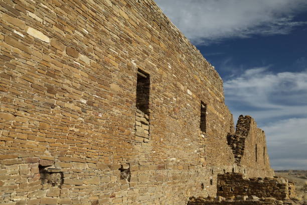 푸에블로 델 아로요 - 차코 문화 국립 역사 공원 뉴 멕시코 미국 - pueblo del arroyo ruins 뉴스 사진 이미지