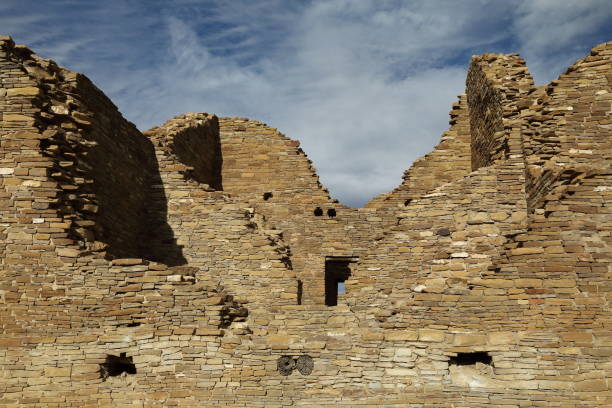 푸에블로 델 아로요 - 차코 문화 국립 역사 공원 뉴 멕시코 미국 - pueblo del arroyo ruins 뉴스 사진 이미지