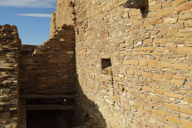 푸에블로 델 아로요 - 차코 문화 국립 역사 공원 뉴 멕시코 미국 - pueblo del arroyo ruins 뉴스 사진 이미지