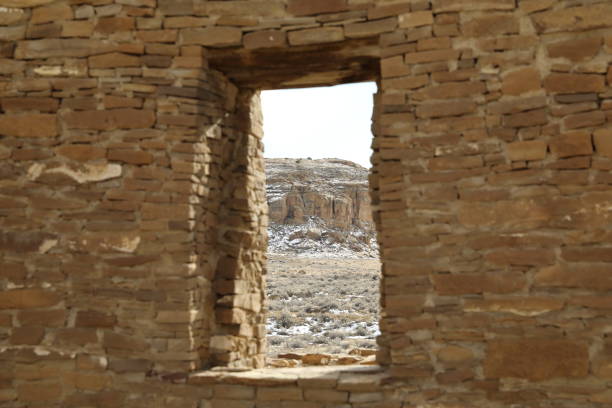 푸에블로 델 아로요 - 차코 문화 국립 역사 공원 뉴 멕시코 미국 - pueblo del arroyo ruins 뉴스 사진 이미지