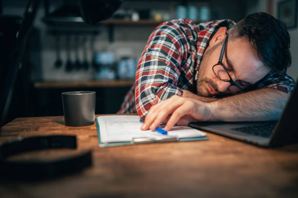 uomo troppo lavoro - exhaustion tired men after work foto e immagini stock