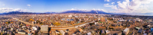 istock D JP SHin fuji low wide pan 1209535730