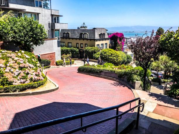 istock Lombard Street 1209549662