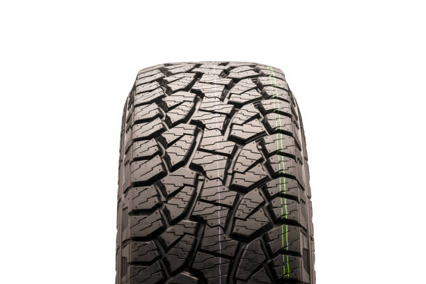 mud all-terrain tires for suvs on a white background close-up, front view of the wheel, the tread is clearly visible. isolate - dirt road textured dirt mud imagens e fotografias de stock