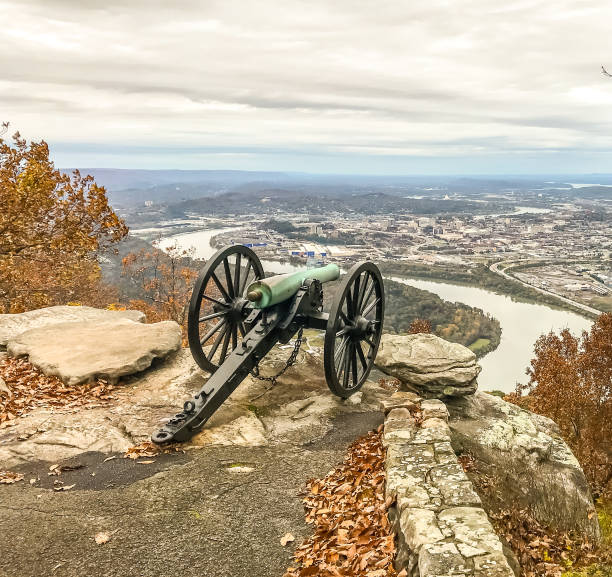 istock Cannon Overlooking Chattanooga Tennessee 1209584883