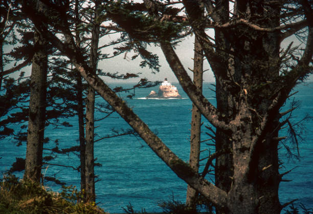 parque estadual ecola - farol offshore - 1983 - slide rock state park - fotografias e filmes do acervo